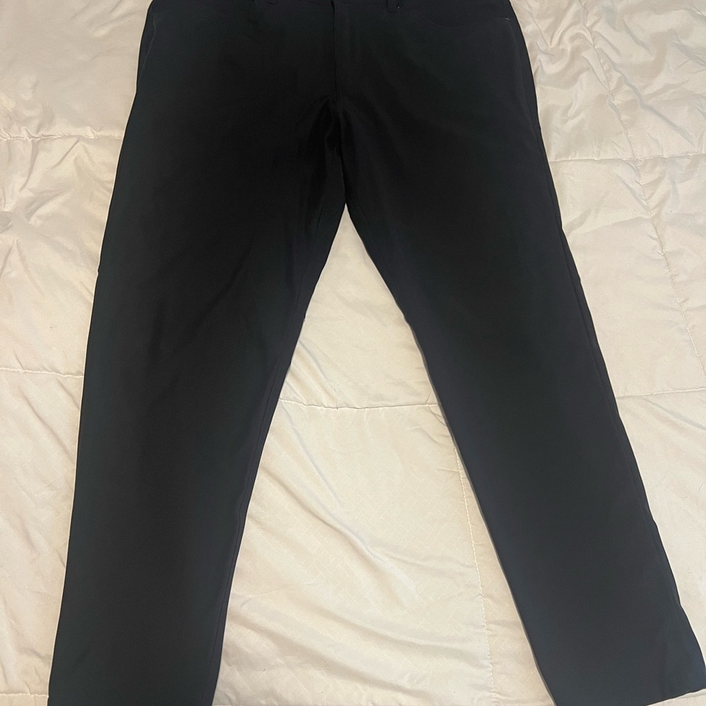 Lululemon Men's ABC Classic Black Pants - Picture 4 of 4